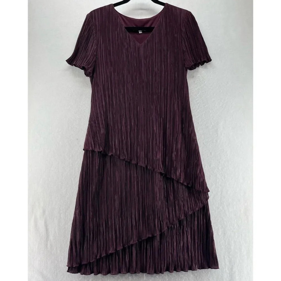 Dressbarn Dresses & Skirts - Dressbarn Dress Size 8 Shift Midi Pleated Layered Short Sleeve Pullover Purple